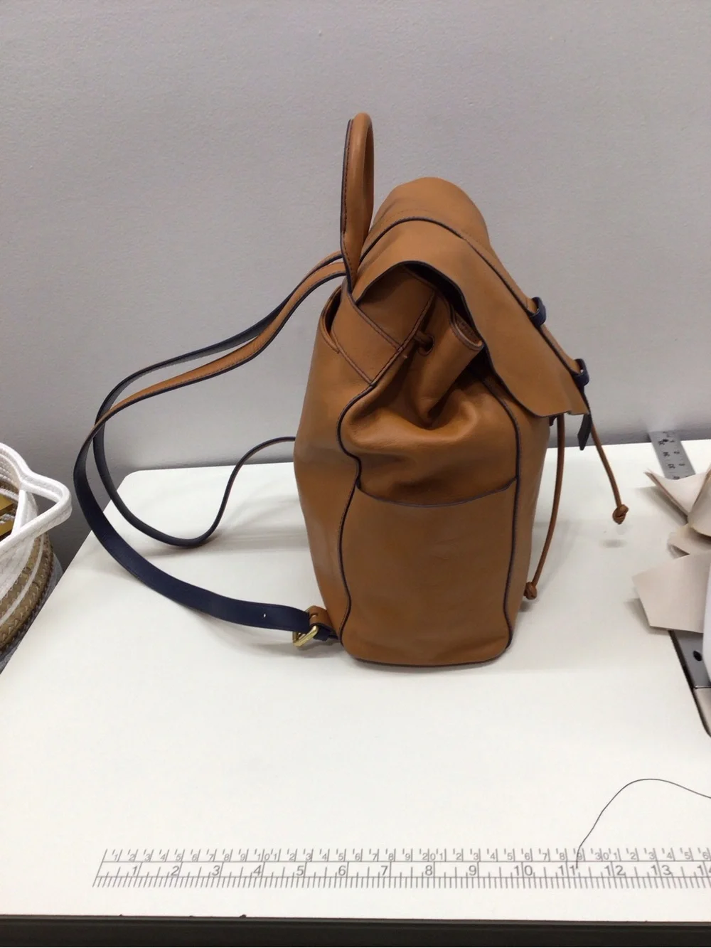 VERA BRADLEY BIG SKY Tan LEATHER Drawstring Backpack PRISTINE CONDITION